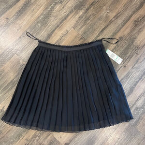 NWT Anne Klein Pleated Black‎ Skirt- Women’s SZ 8
